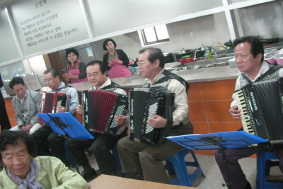 늘푸른아코디언봉사단